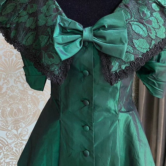 Vintage Emerald Peplum Top - Picture 4 of 4